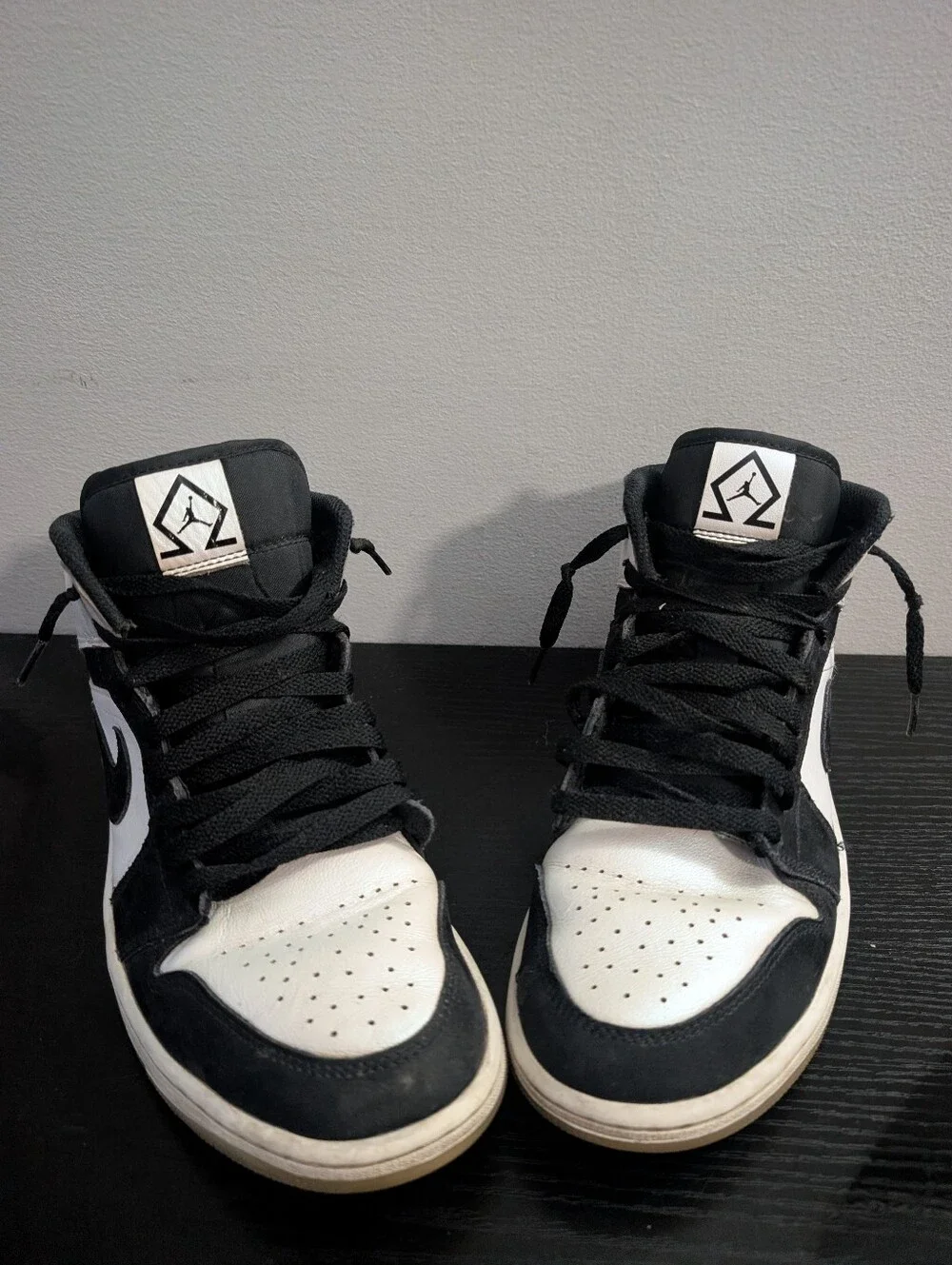 Jordan 1 Mid SE Diamond Black and White Size 8